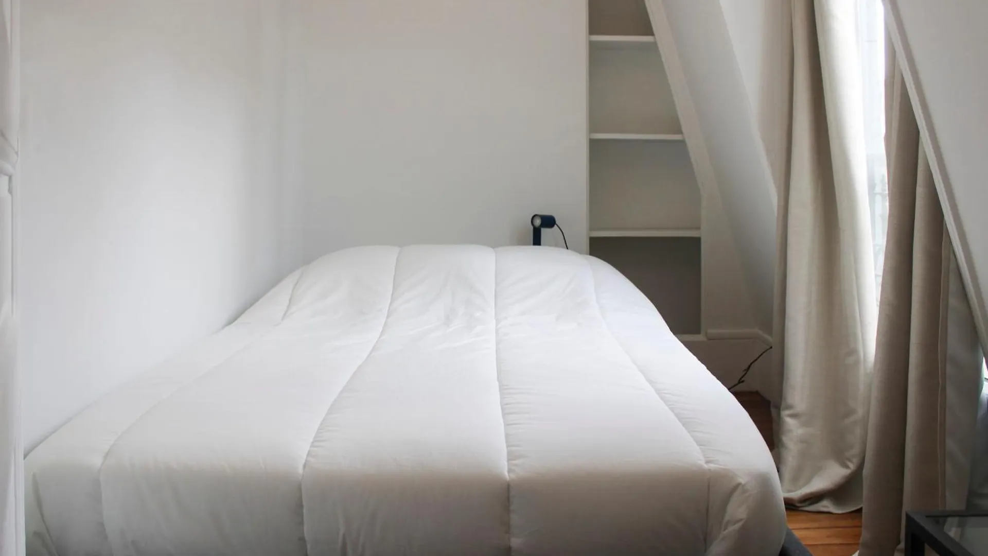 Charming T3 Near The Promenade Pereire Apartment Paris France