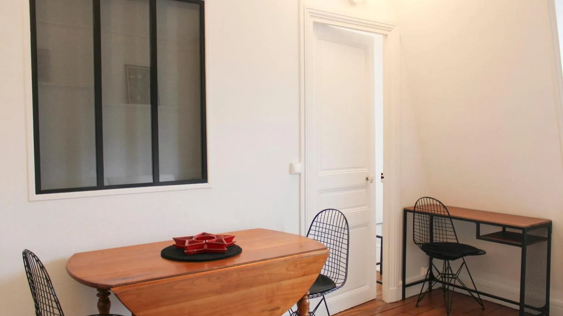 Charming T3 Near The Promenade Pereire Apartment Paris France